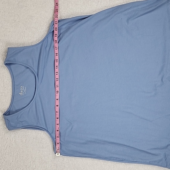 d&co Sleeveless Essentials Soft Shirt Bundle - Picture 5 of 9